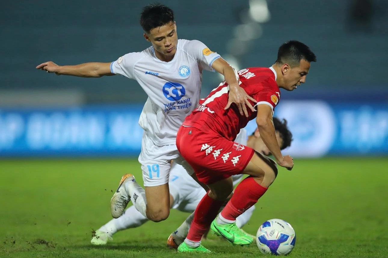 Hà Nội FC, CLB Nam Định, Bình Dương cùng bị cầm hòa