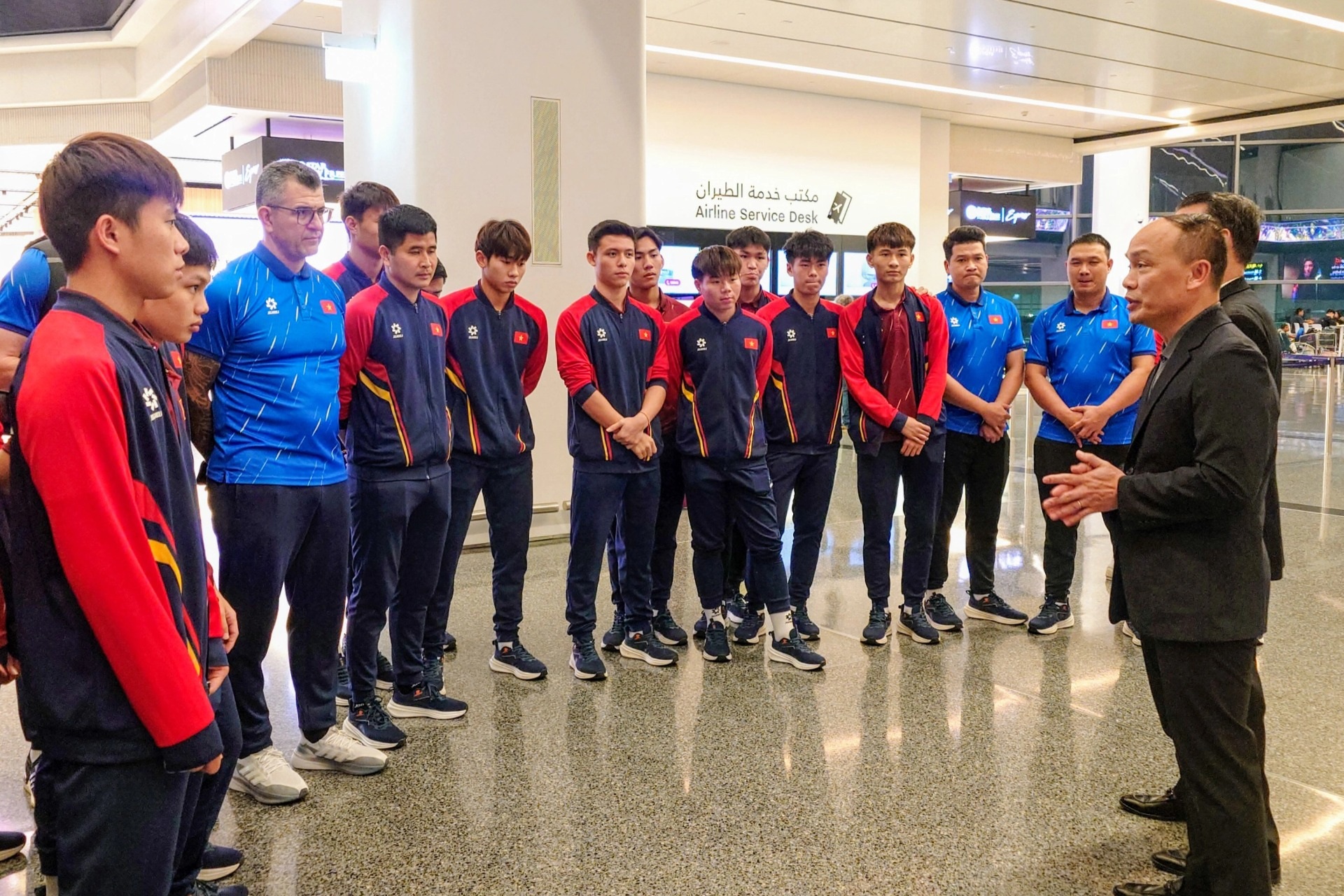 U17 Việt Nam về nước, HLV Cristiano Roland nói lời tâm huyết