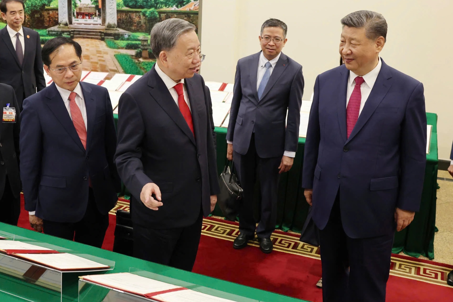 Việt Nam ký kết 7 văn kiện quan trọng về đường sắt, đường bộ với Trung Quốc