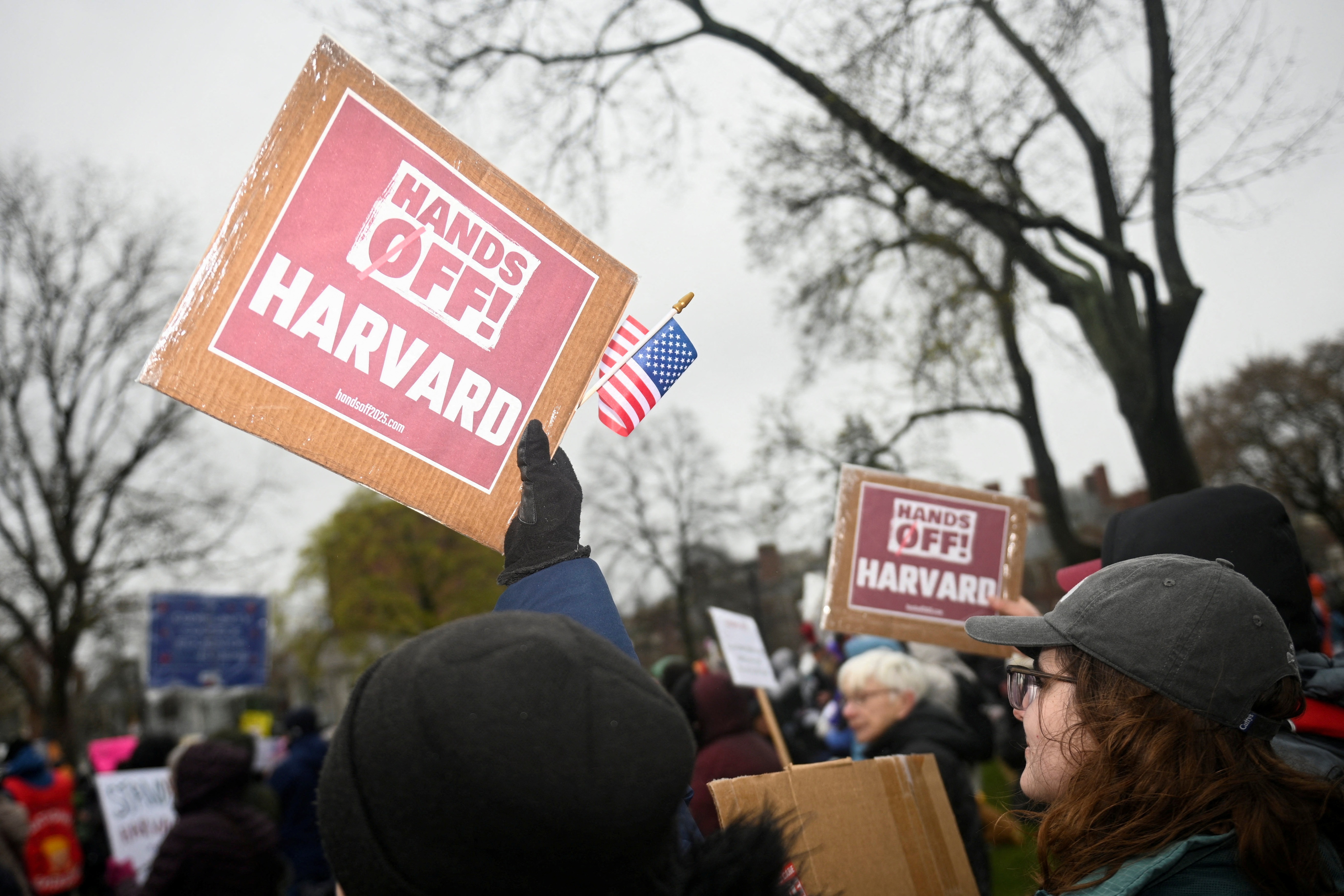 Chính quyền Trump đóng băng 2,2 tỷ USD tài trợ cho Đại học Harvard
