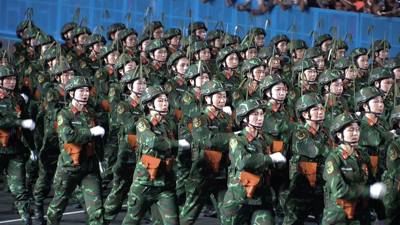 Những tiếng hô vang hào hùng trong ngày đầu hợp luyện diễu binh ở TPHCM