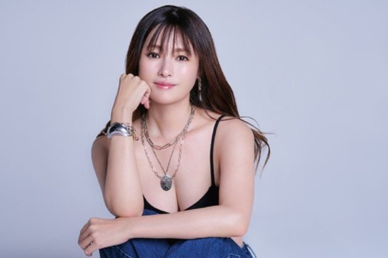 Vẻ ngoài quyến rũ của mỹ nhân được khao khát nhất Nhật Bản