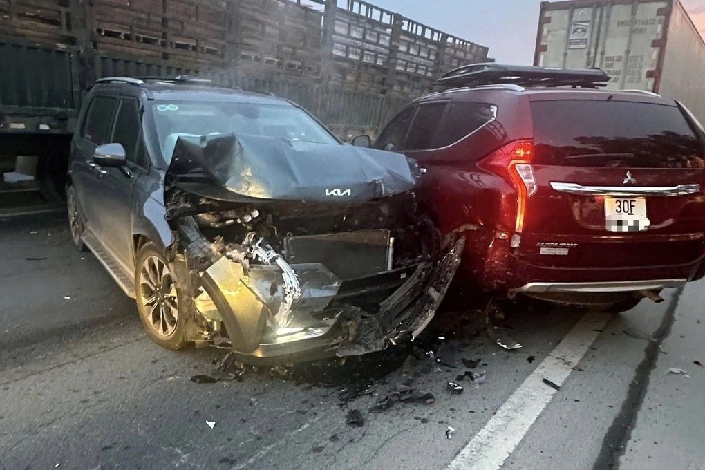Vụ tai nạn liên hoàn trên cao tốc Nội Bài - Lào Cai: 11 ô tô hư hỏng