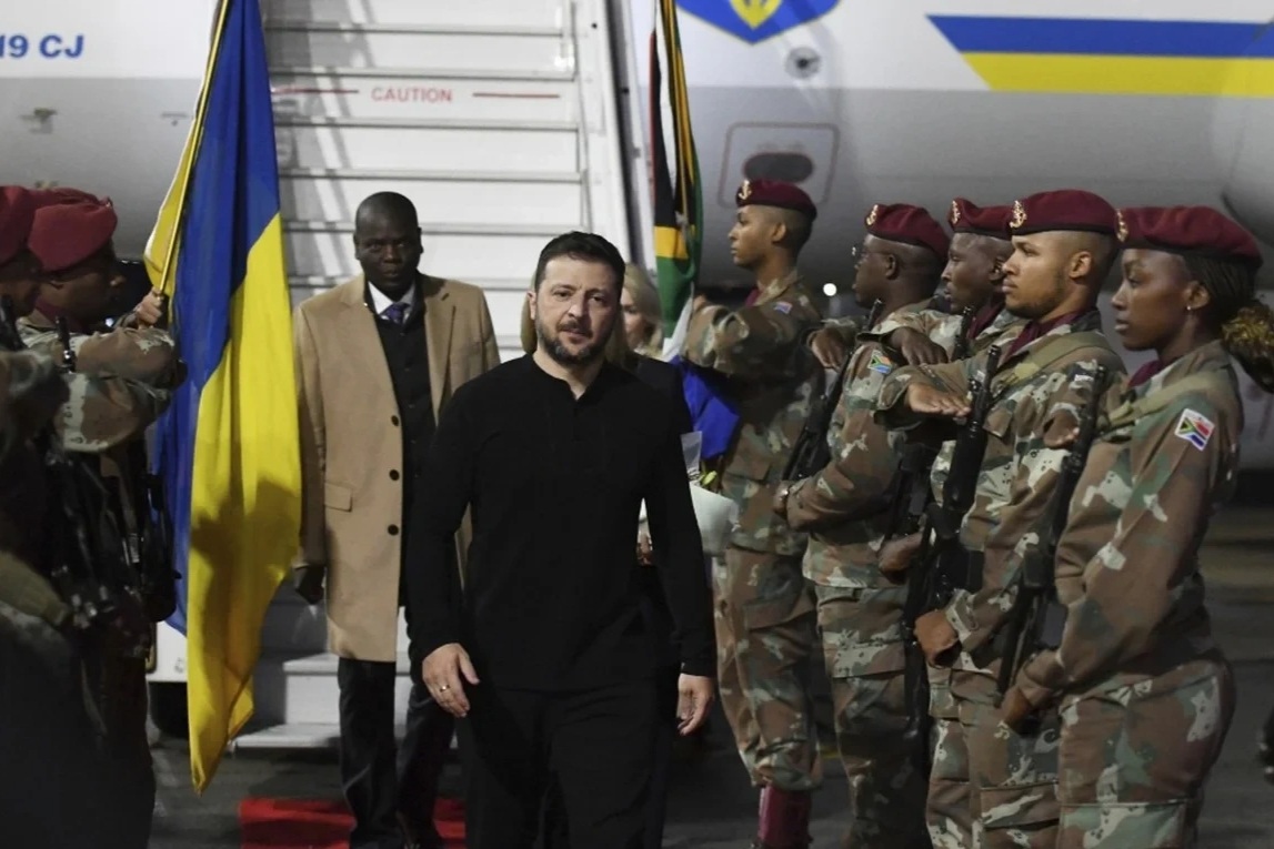 Tổng thống Ukraine rút ngắn chuyến thăm Nam Phi sau vụ Nga tấn công Kiev
