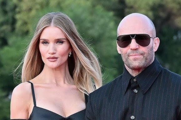 "Người vận chuyển" Jason Statham bị chỉ trích vì đi lại bằng phi cơ riêng