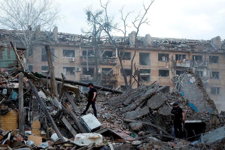 Nga đợi tín hiệu đàm phán từ Ukraine: Bóng đang nằm trong chân của Kiev