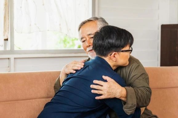 Trong khi say rượu, con trai thú nhận một điều khiến tôi đau đớn