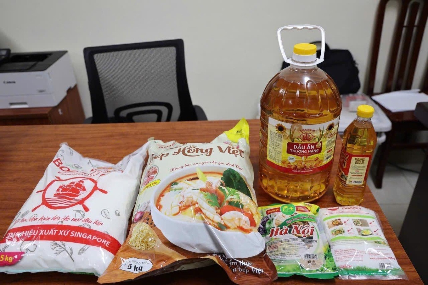 Hàng giả đổ bộ từ giường bệnh đến mâm cơm