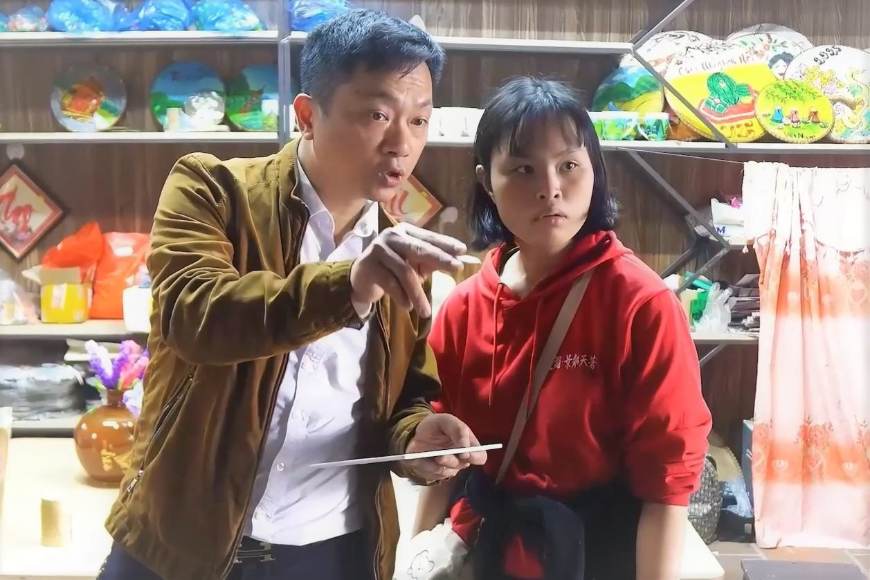 Chàng trai "nghiện" làm tự thiện, mê xóa nhà dột nát cho người nghèo
