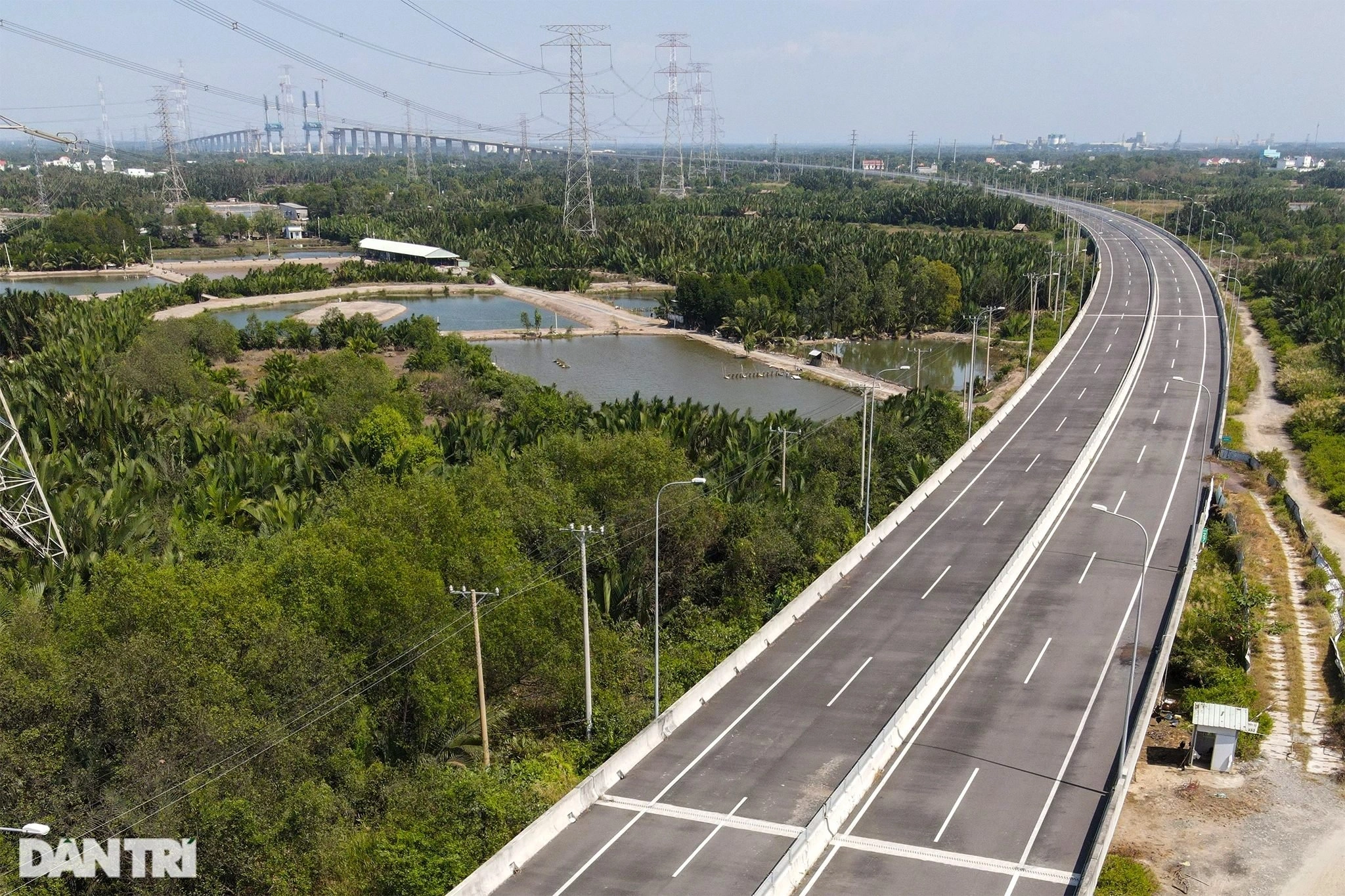 Cuộc kiến thiết đường sá sau thống nhất: Cầu kỳ vĩ, cao tốc dọc ngang