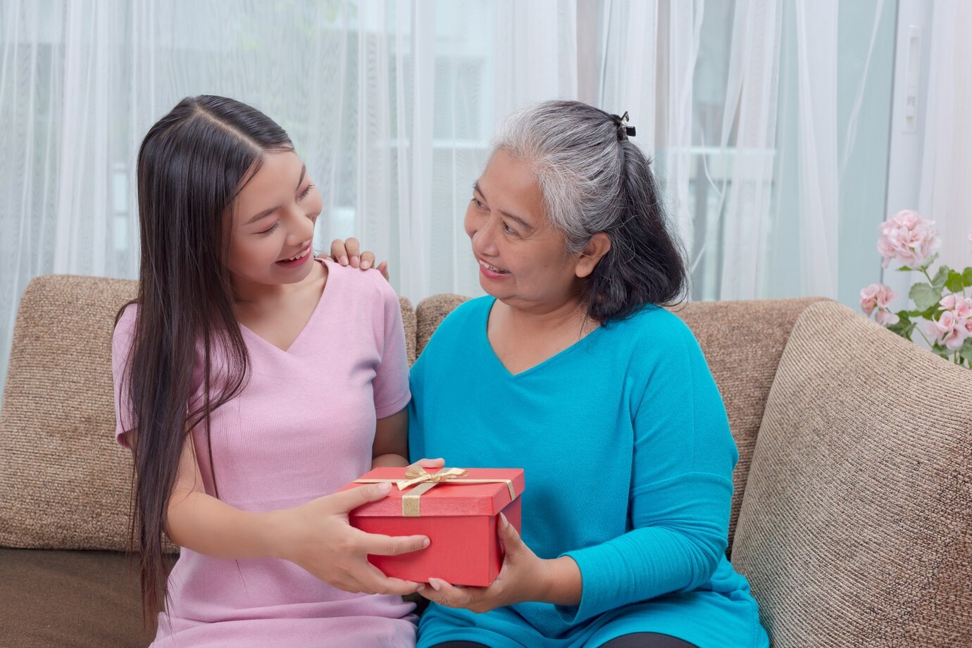 Kỳ nghỉ lễ dài ngày khiến tôi hiểu vì sao chồng lại thương mẹ đến thế