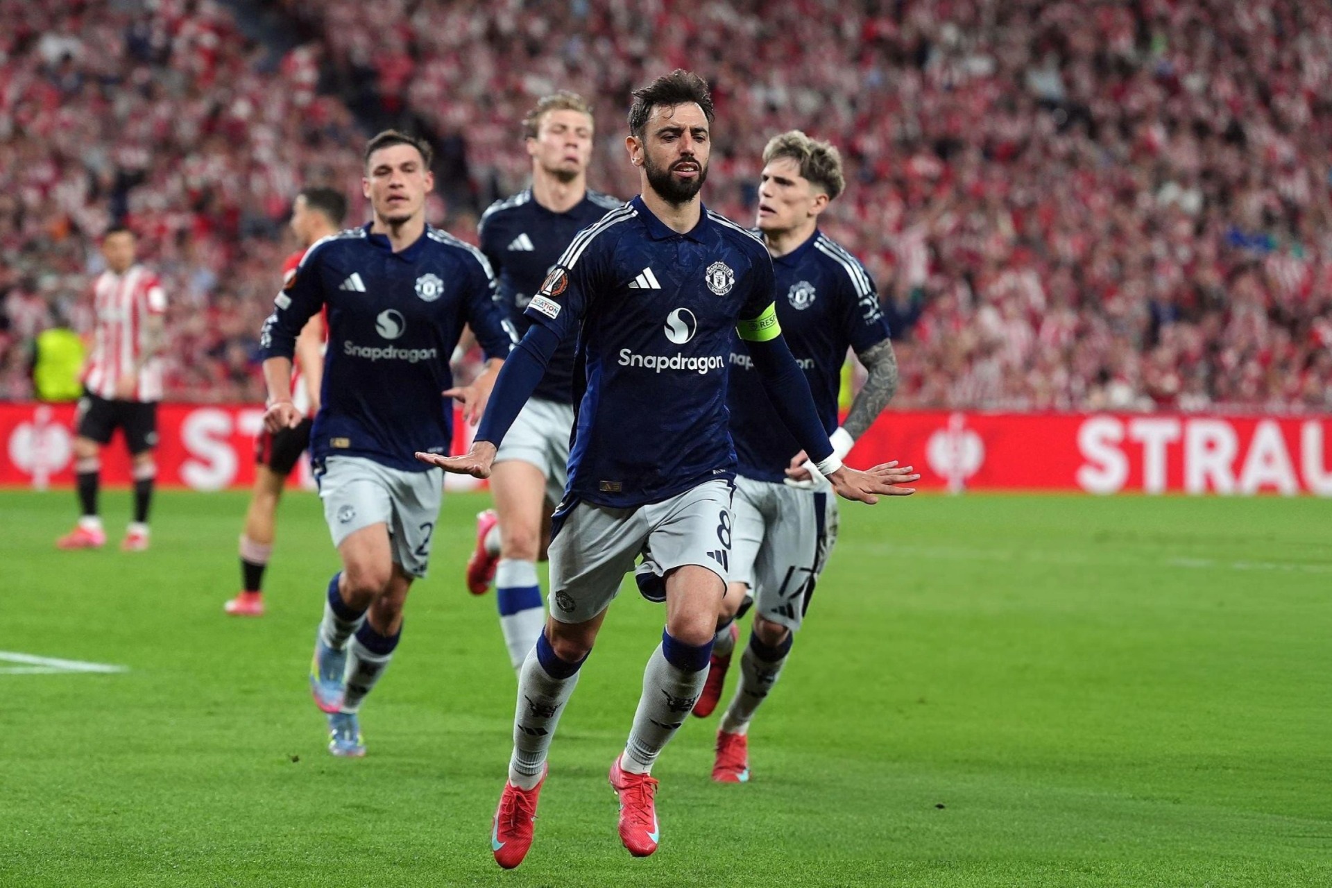 Đè bẹp Athletic Bilbao, Man Utd tiến gần tới chung kết Europa League