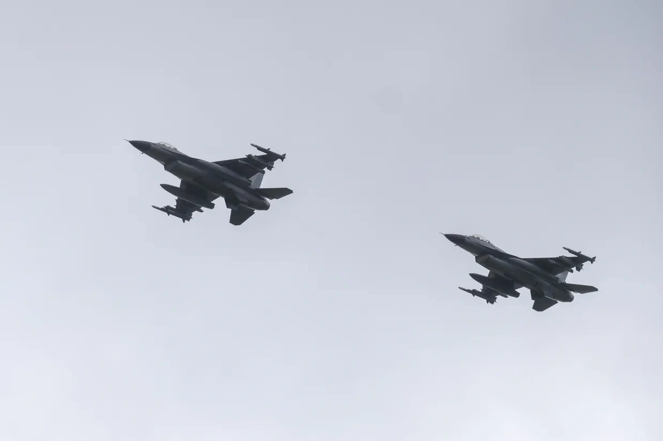 Mỹ gửi loạt tiêm kích F-16 từ "nghĩa địa máy bay" cho Ukraine