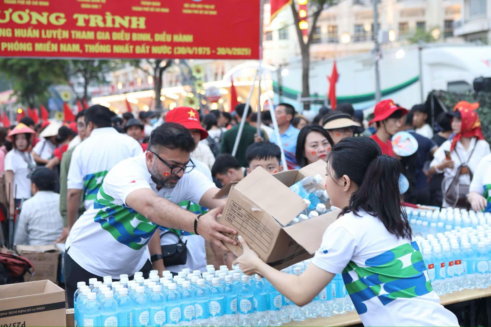 Pharmacity đồng hành cùng người dân, du khách chào mừng lễ 30/4