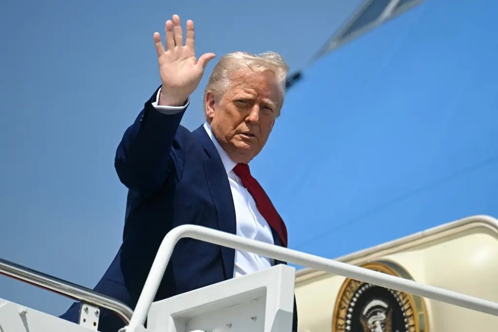Bên trong máy bay cũ được đại tu để làm chuyên cơ cho ông Trump