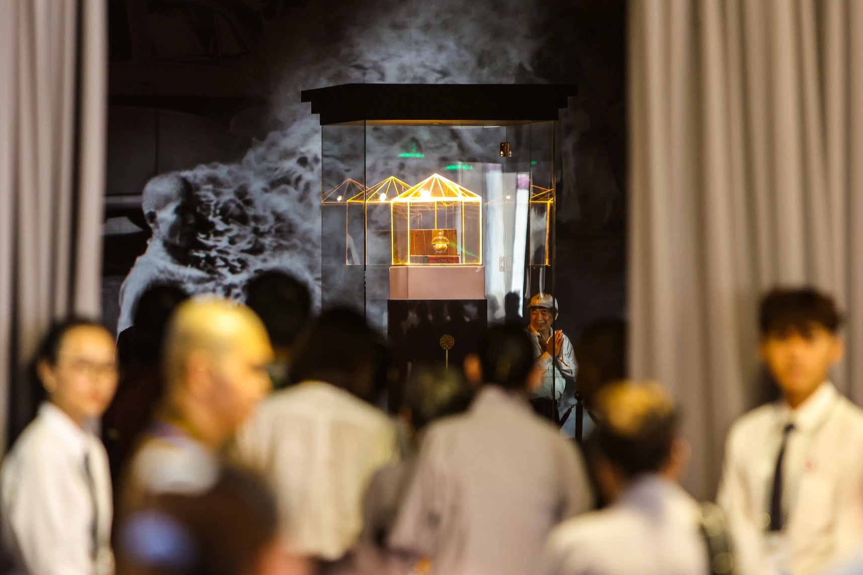 Biển người xếp hàng chờ chiêm bái xá lợi Bồ tát Thích Quảng Đức ở TPHCM