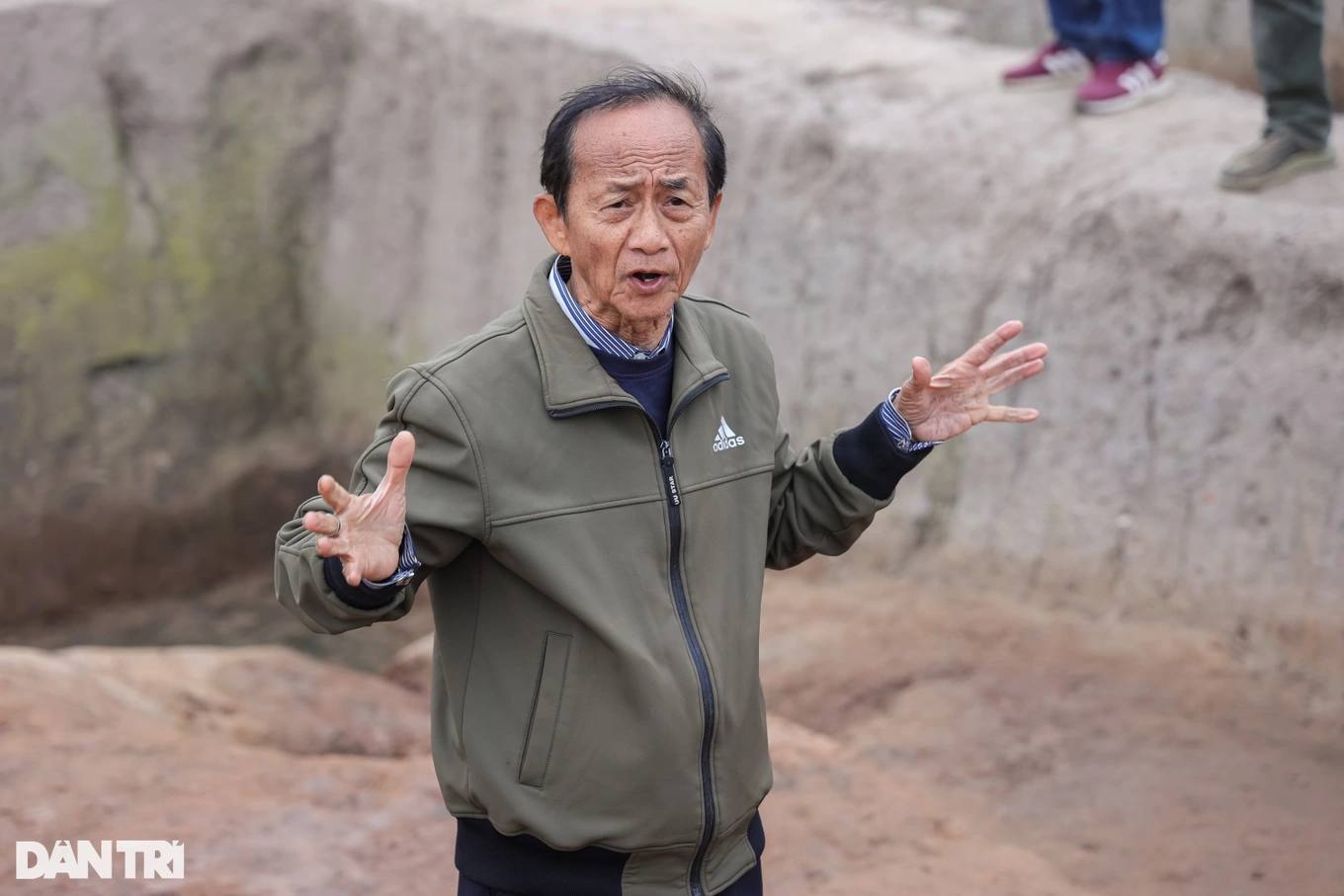 Nhạc sĩ Lân Cường lúc sinh thời: Thường chạy xe máy đi làm, ốm vẫn sáng tác