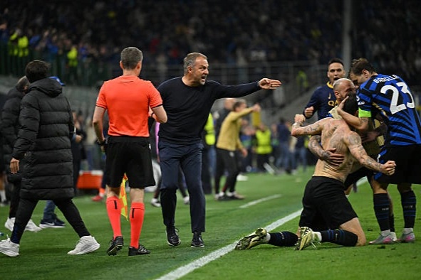 Barcelona thua cay đắng Inter Milan, HLV Hansi Flick chỉ trích trọng tài