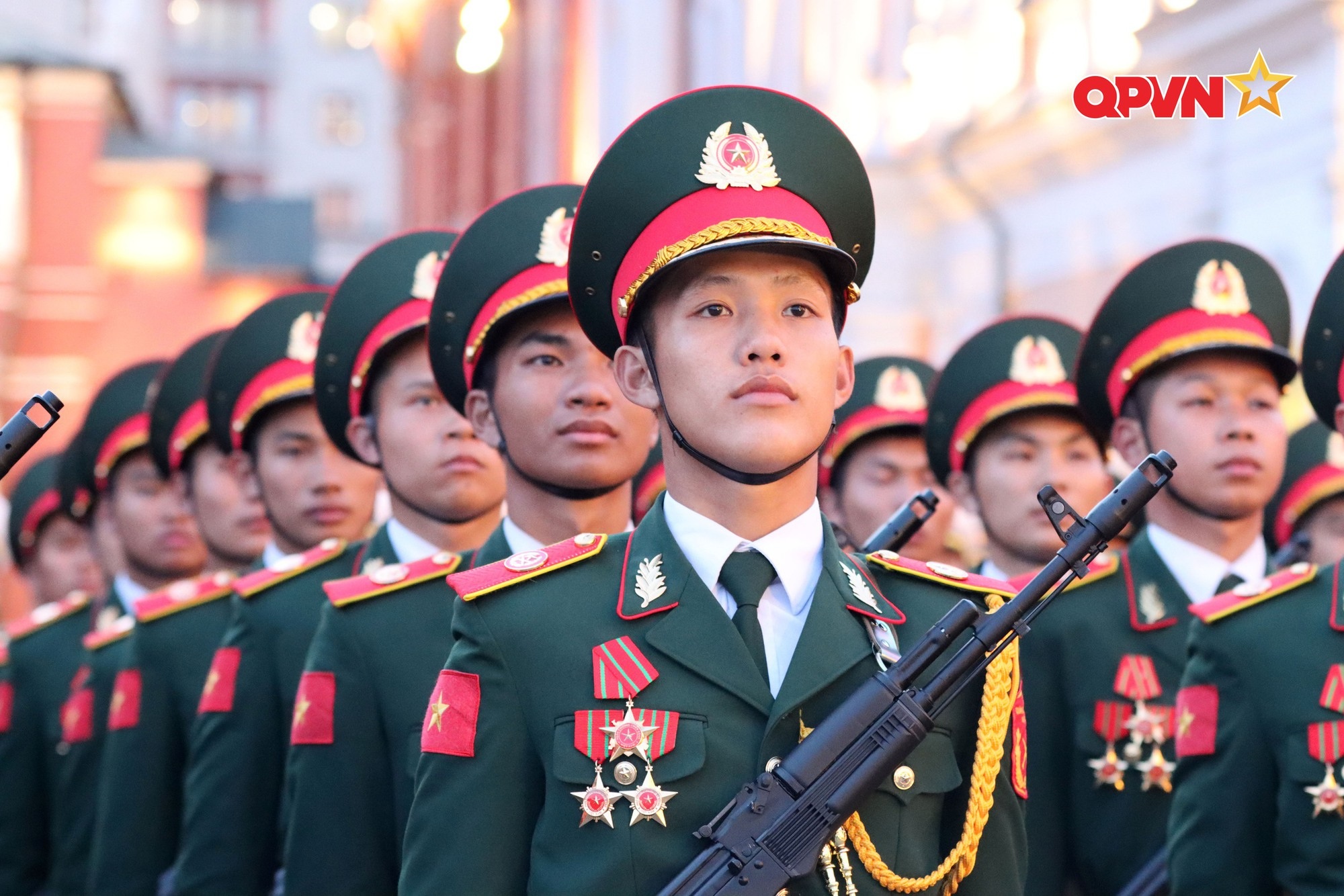 Chiến sĩ QĐND Việt Nam dùng súng gì duyệt binh ở Quảng trường Đỏ ngày 9/5?
