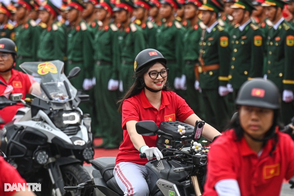 Ngắm dàn siêu mô tô trong lễ diễu hành niệm 70 năm Giải phóng Hải Phòng