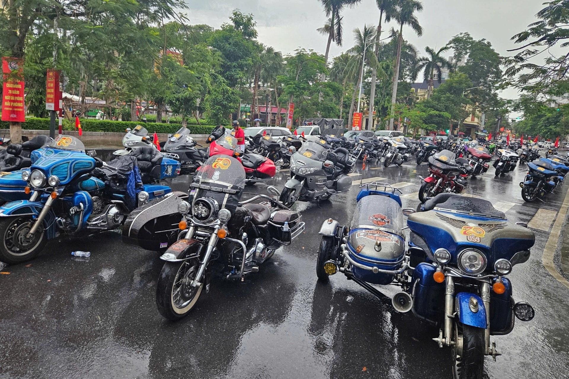 Dàn 70 siêu mô tô tham gia diễu hành ở Hải Phòng
