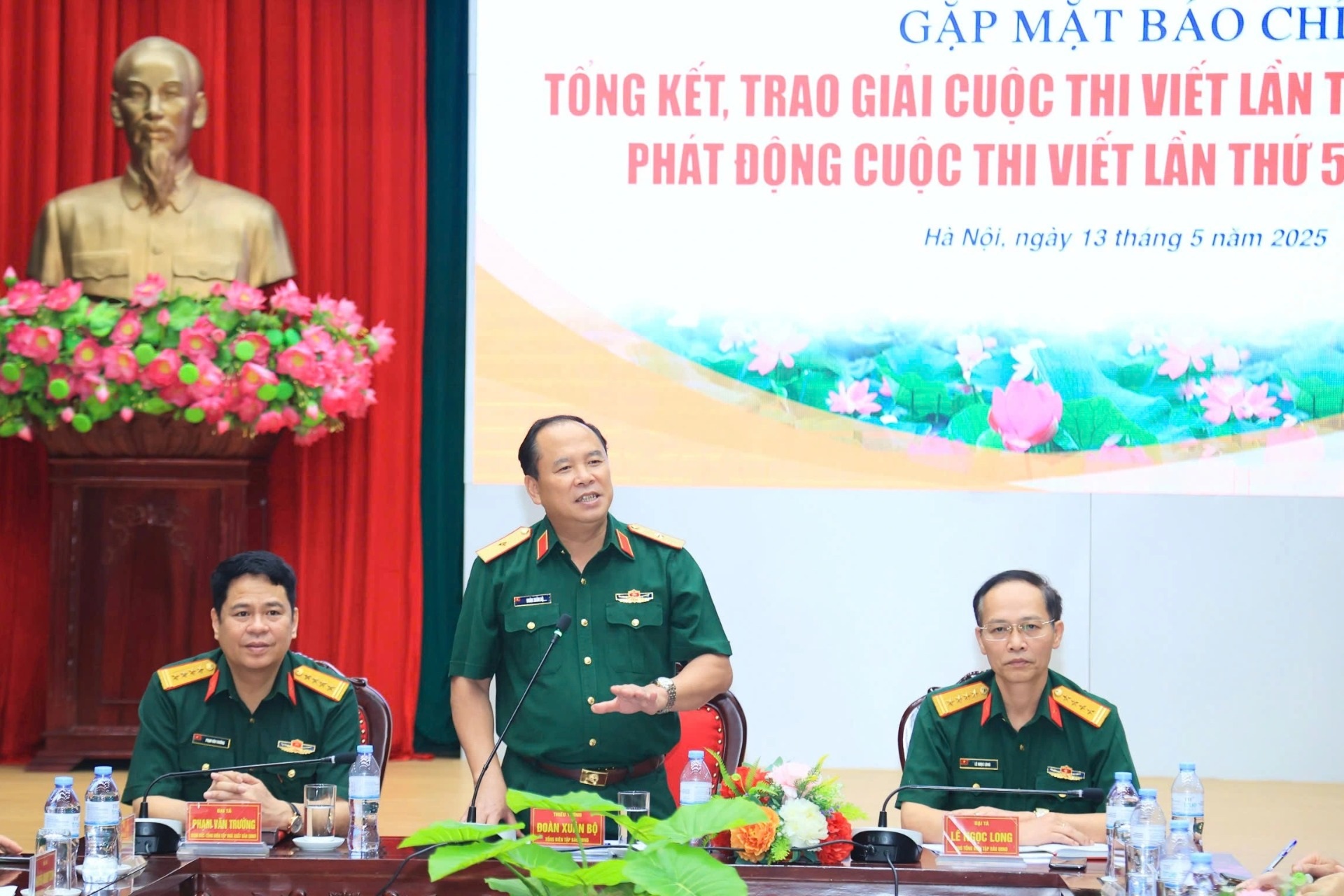 30 tác phẩm đạt giải cuộc thi viết về Bảo vệ nền tảng tư tưởng của Đảng