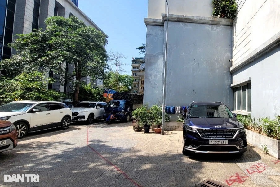 Vì sao 19 người dân khởi kiện dự án "đường cong mềm mại" ở Hà Nội?