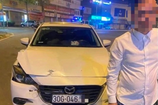 Vụ Mazda đâm Lexus, lao vào nhà dân: Sáng hôm sau tài xế mới trình diện