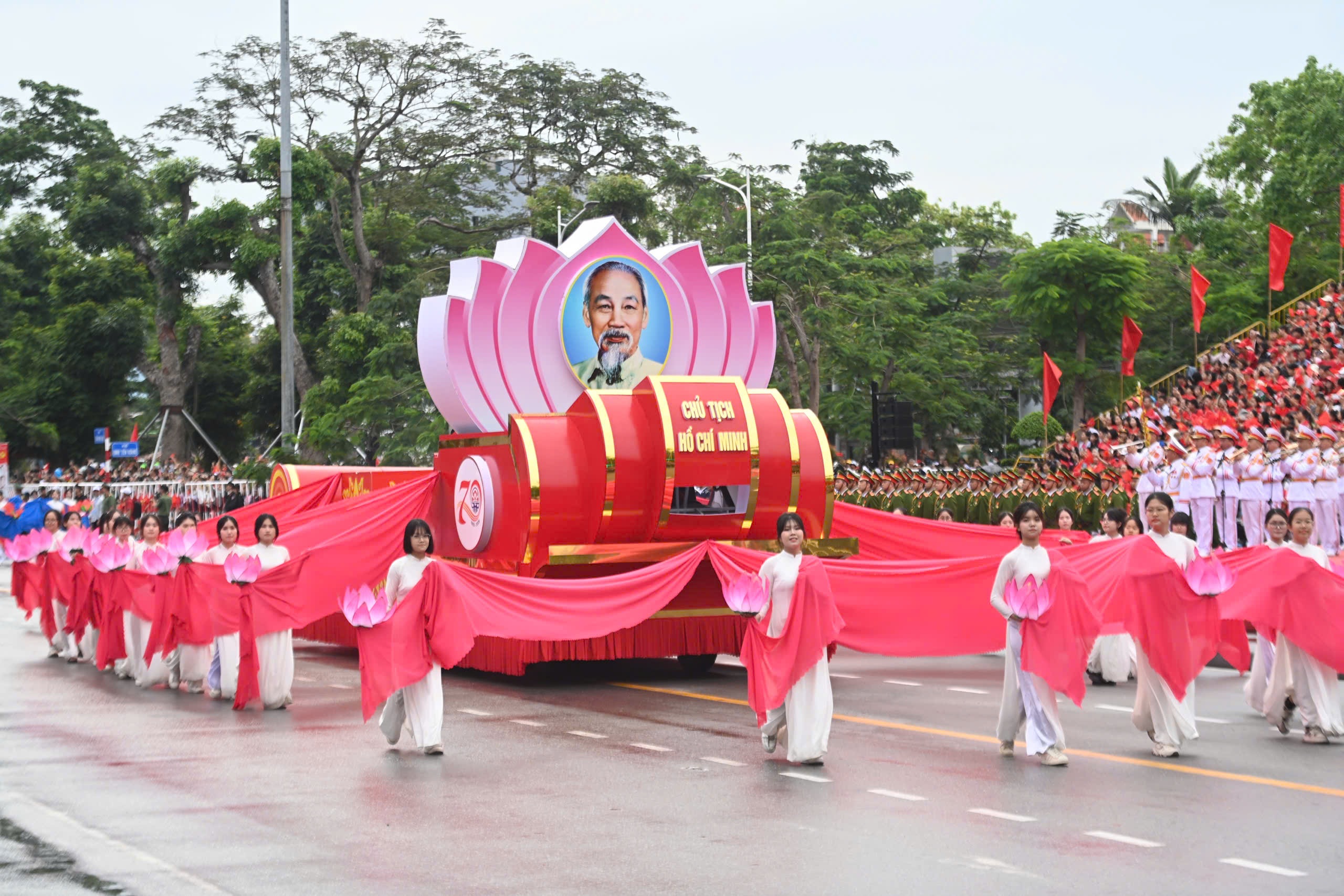 Tổng Bí thư Tô Lâm: Bác vẫn cùng chúng cháu hành quân