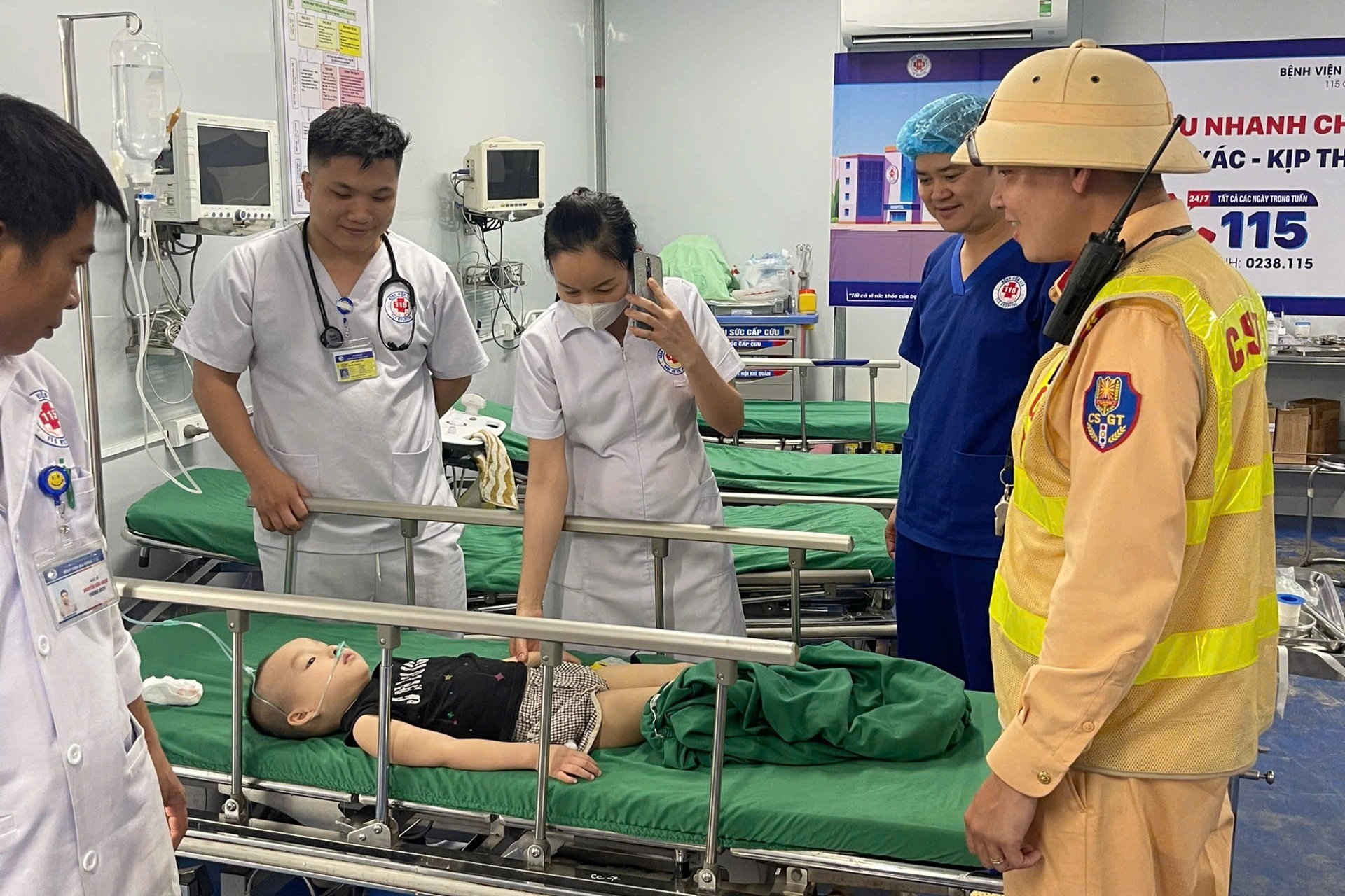 Lời cầu cứu của người mẹ và phản ứng quyết đoán của lực lượng CSGT