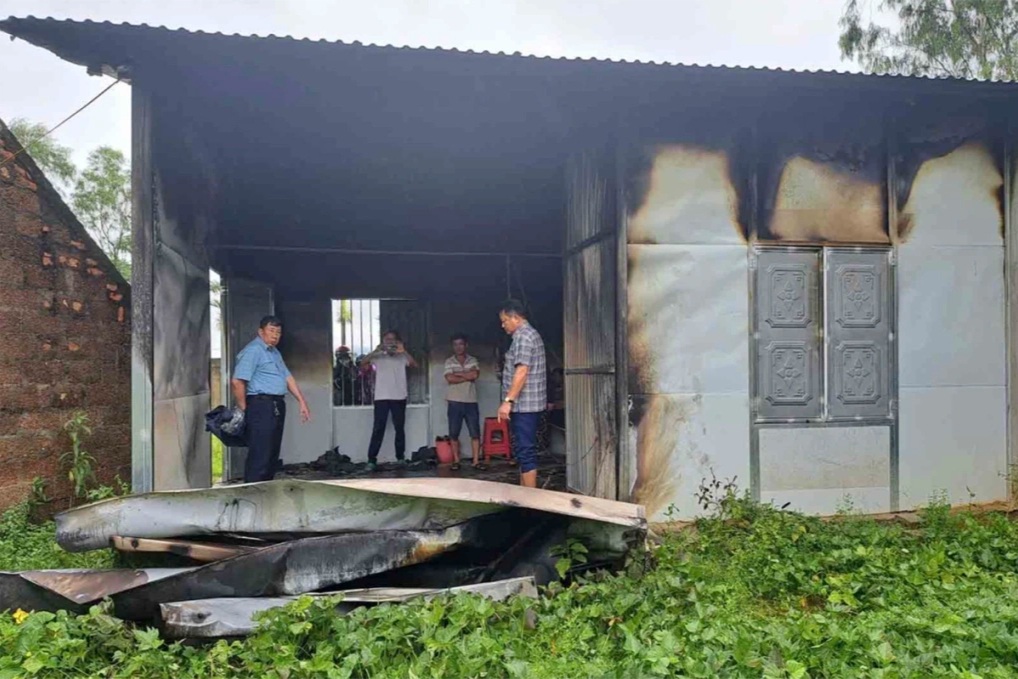 Sét đánh gây cháy nhà dân ở Hà Tĩnh