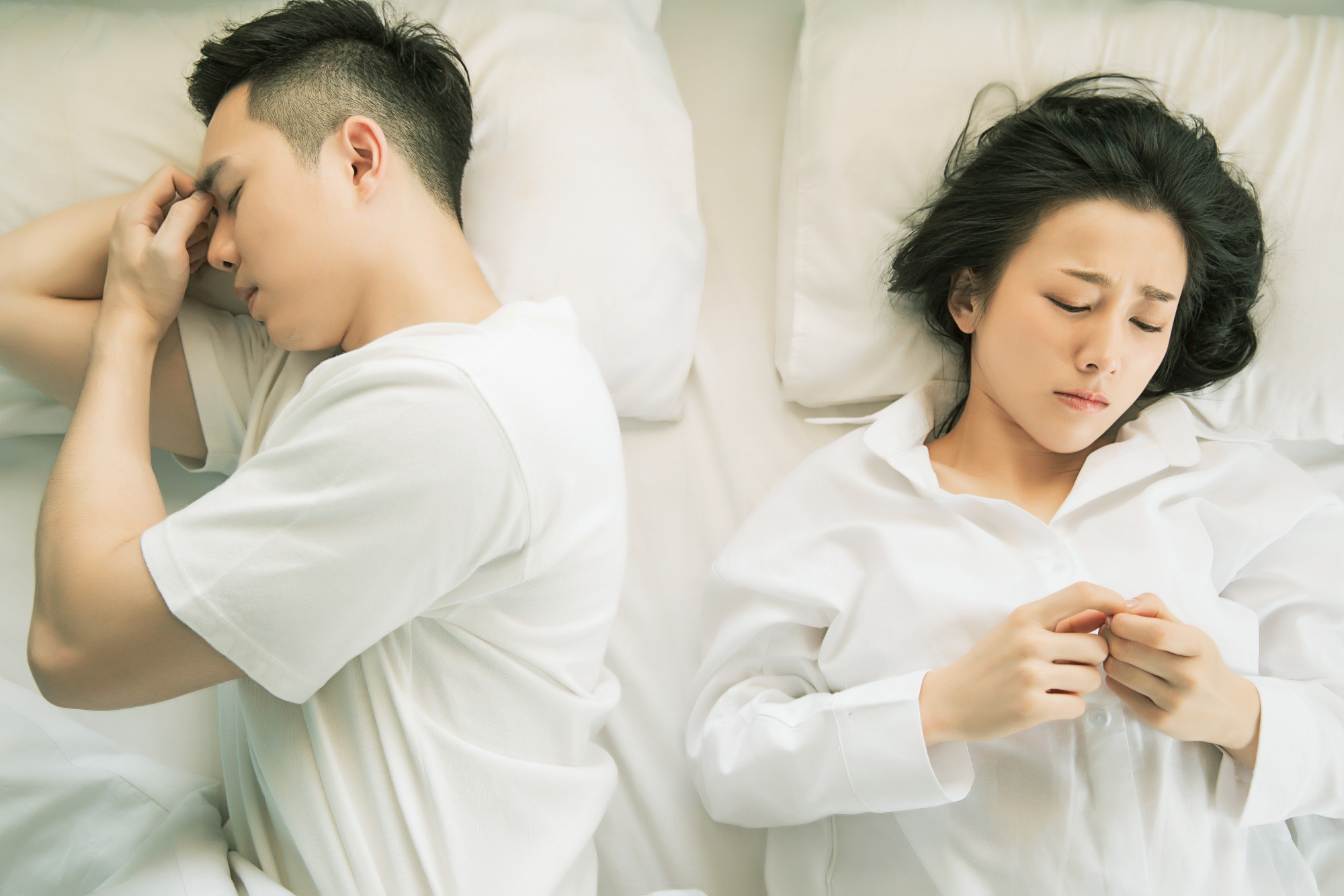 "Thân mật" bị bắt phải tắt đèn, tôi cay đắng khi biết bí mật sau lưng vợ