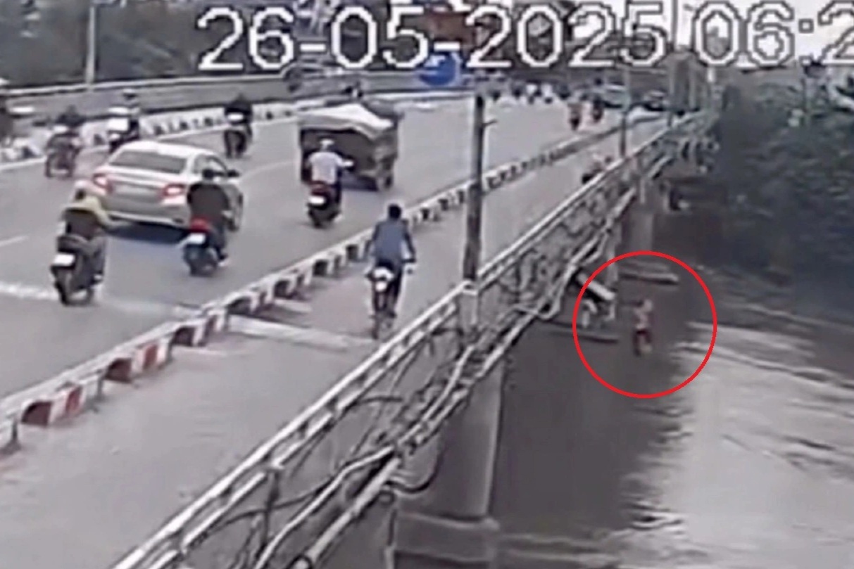 Cô giáo dũng cảm lao mình xuống sông cứu người nhảy cầu Đò Quan
