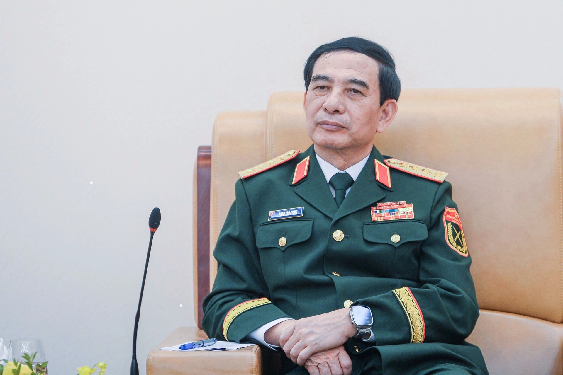 Đại tướng Phan Văn Giang hội kiến Bộ trưởng Bộ Quân đội Pháp