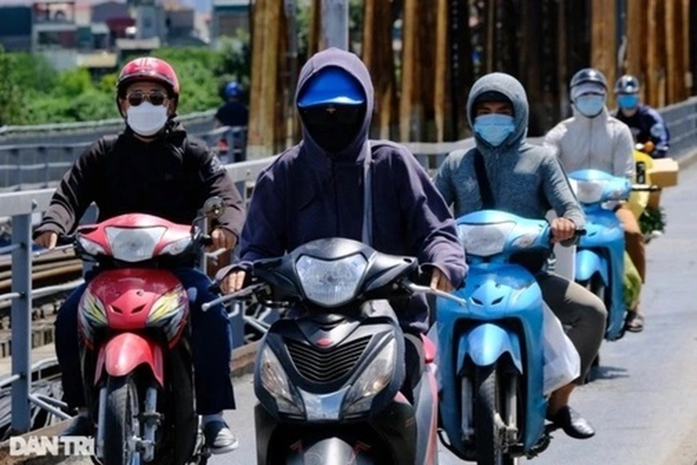 Miền Bắc tăng nhiệt, Nam Bộ mưa to