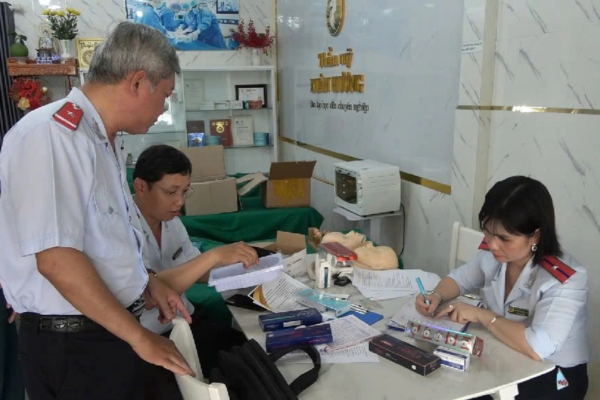 Đóng cửa cơ sở thẩm mỹ "chui" chuyên tiêm filler, nhấn mí