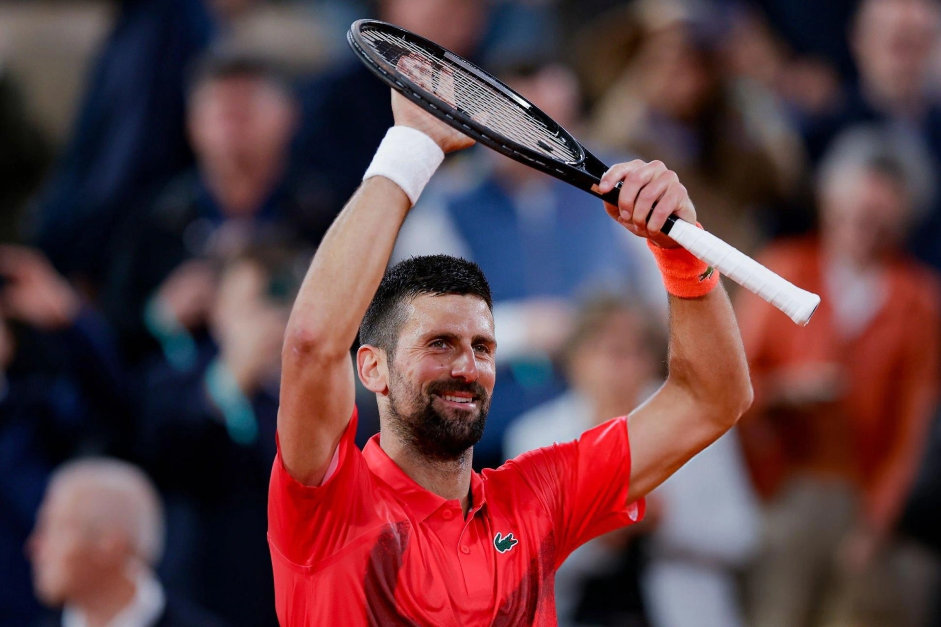 Djokovic khởi đầu thuận lợi, Medvedev sớm chia tay Roland Garros