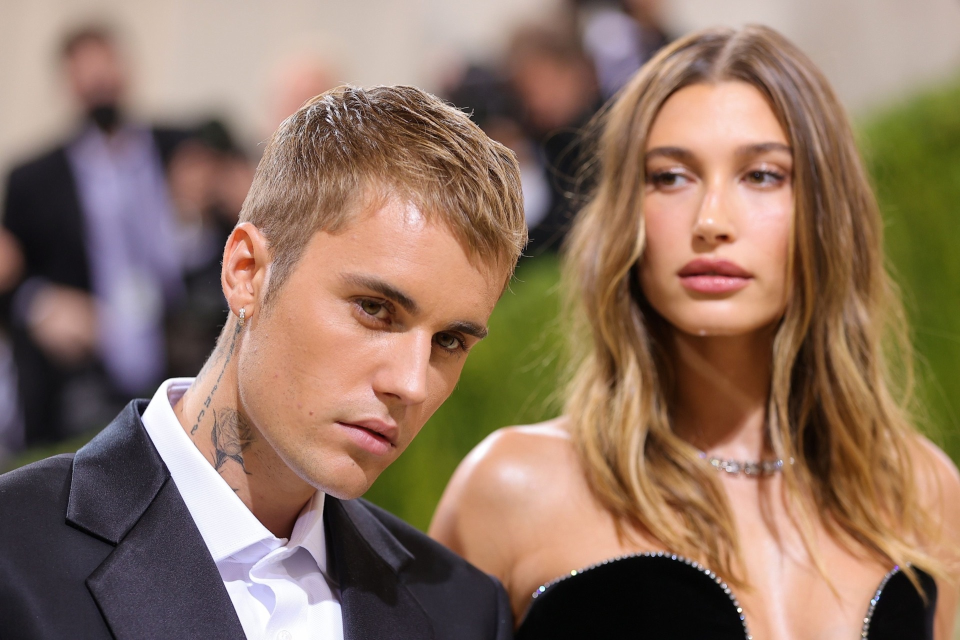 Vợ Justin Bieber trở thành tỷ phú USD, hết lòng giúp chồng trả nợ?