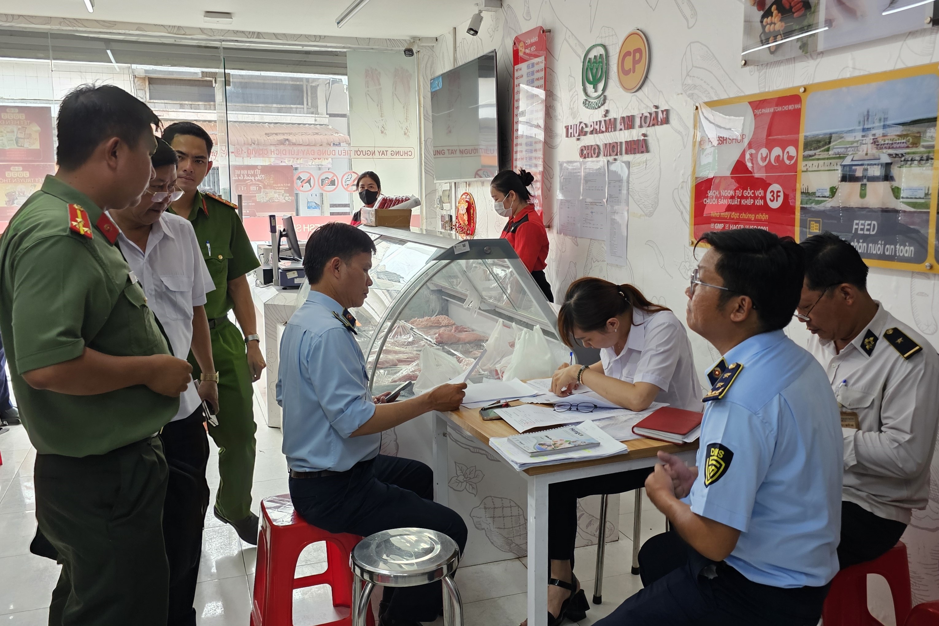 Ba cửa hàng của Công ty C.P. ở Sóc Trăng bị phạt 105 triệu đồng