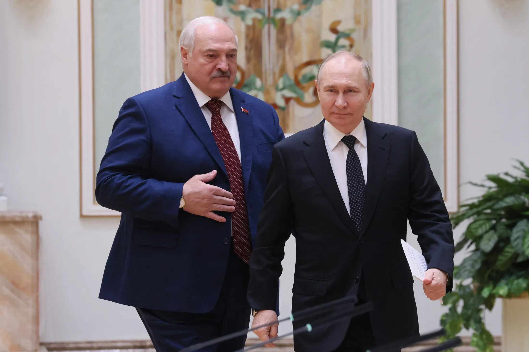 Giải mã "chiếc ô hạt nhân" của Nga tại Belarus