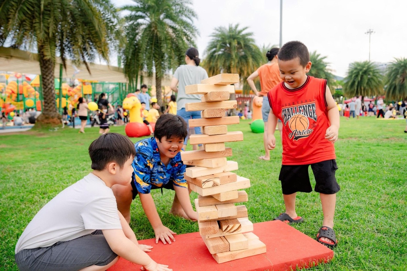 Tết Thiếu nhi rực rỡ tại Đại đô thị Vinhomes Grand Park