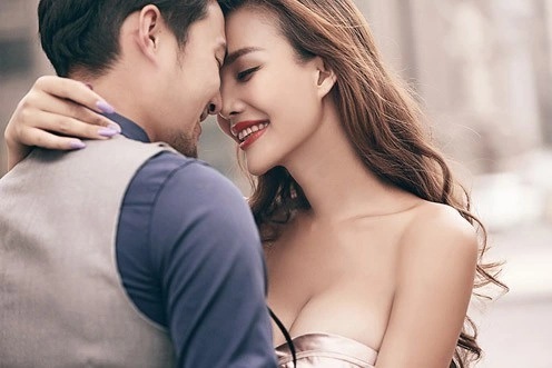 Chồng tôi sáng xin lỗi vợ, tối quẹt Tinder tìm gái tâm sự