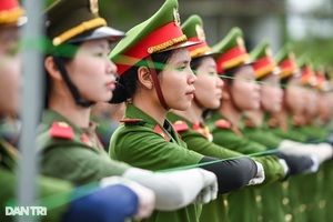 Xem các chiến sĩ CAND miệt mài tập luyện diễu binh 80 năm Quốc khánh