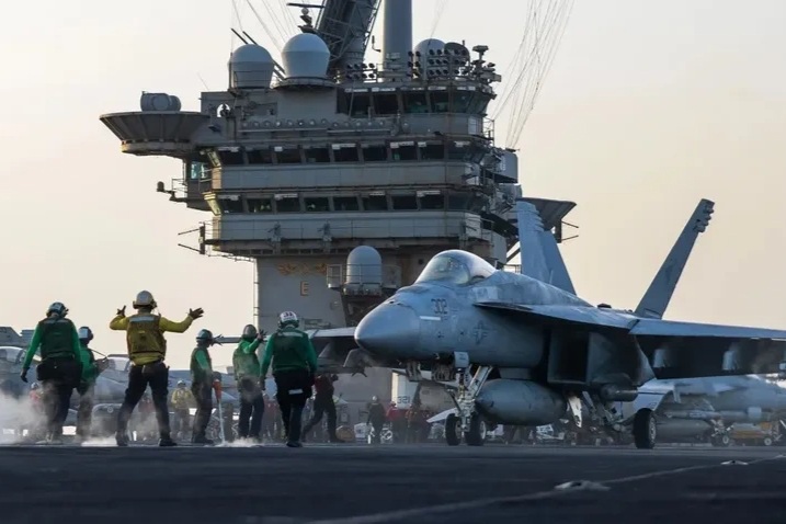 Cuộc đối đầu nguy hiểm giữa Hải quân Mỹ và Houthi ở Biển Đỏ