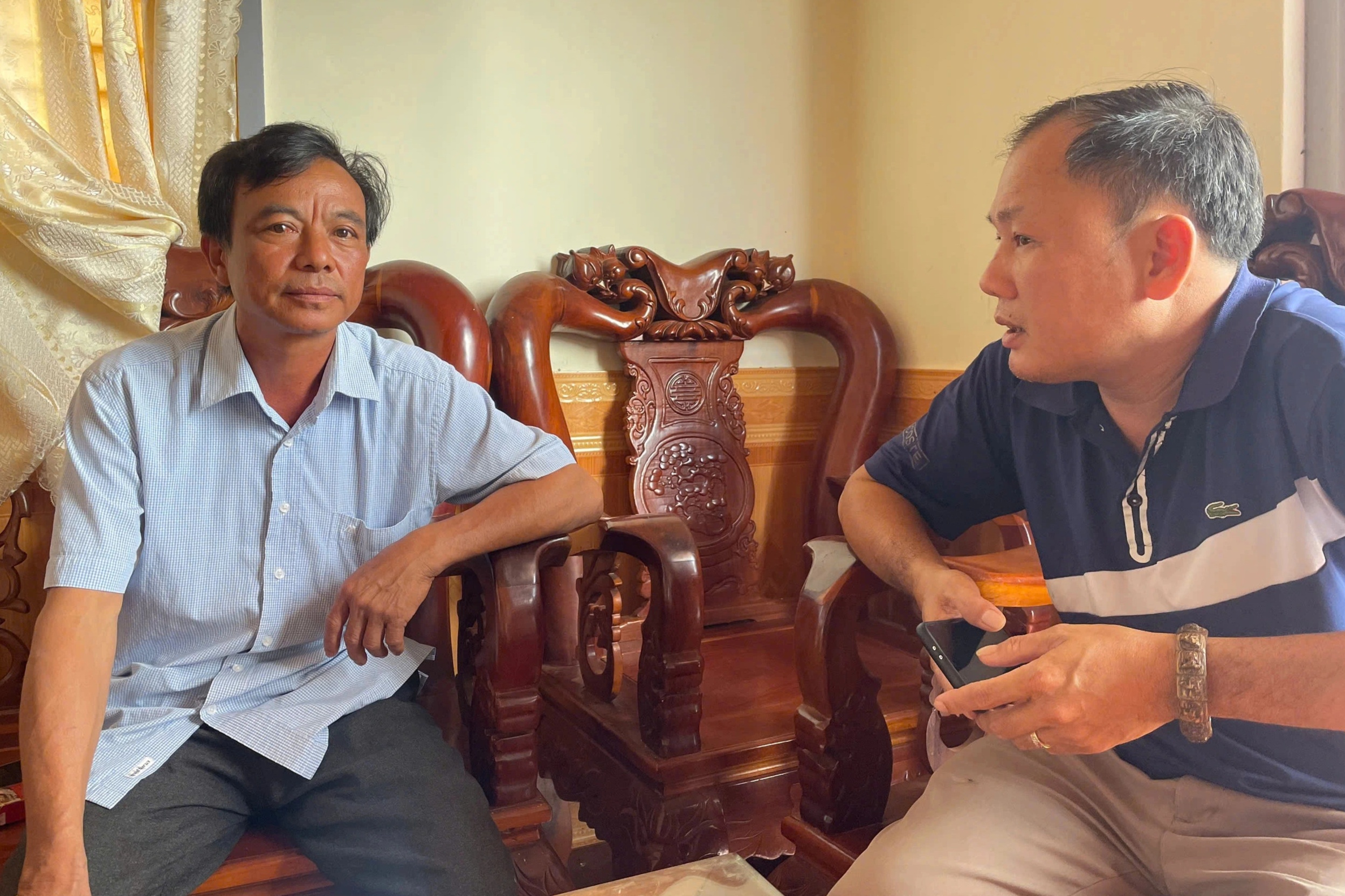 Trưởng thôn lên tiếng vụ thu 5 triệu đồng/xe tải vì đi lên đường bê tông