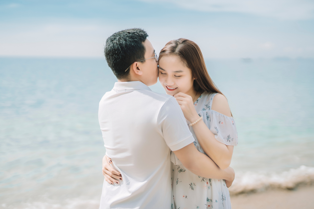 Chồng tôi không nói “Anh yêu em”, chỉ đưa hết lương và giấu một bí mật lớn