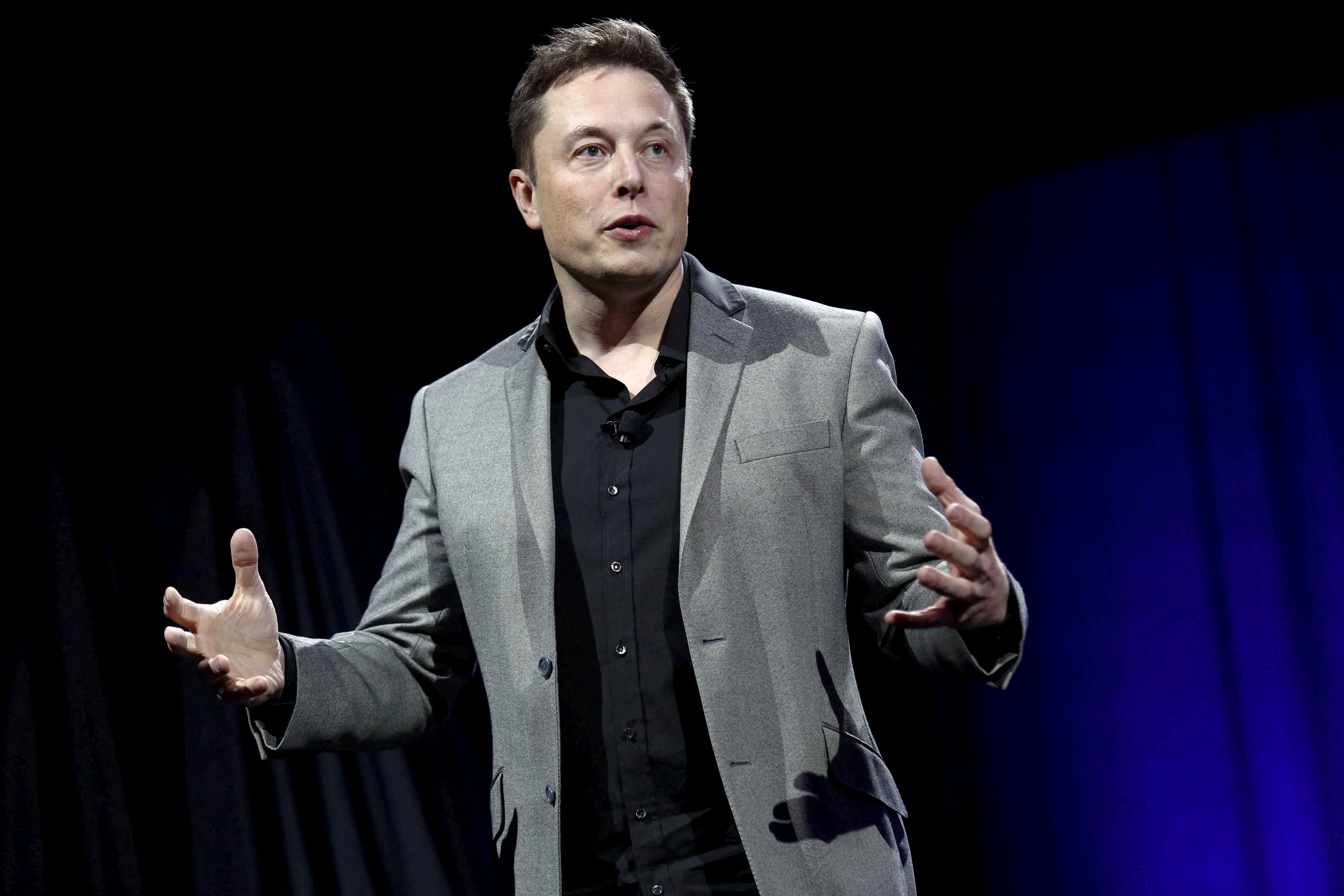 Tỷ phú Musk úp mở lập đảng mới sau khẩu chiến với ông Trump