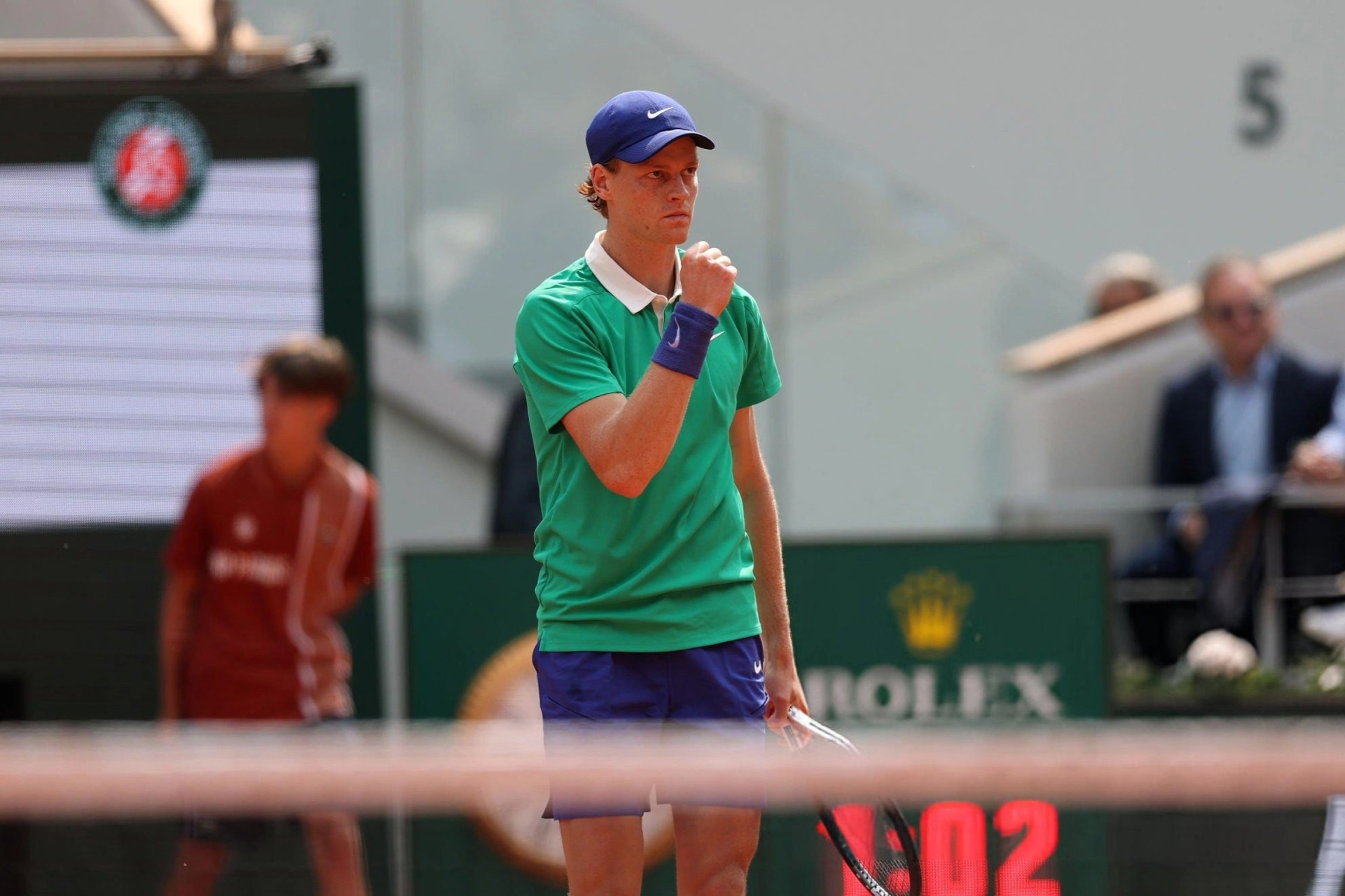 Chung kết Roland Garros: Jannik Sinner 6-4, 3-0 Carlos Alcaraz