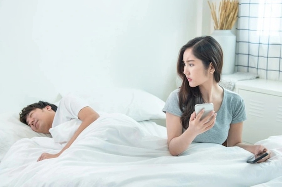 Bạn thân gọi điện lúc nửa đêm hé lộ bí mật động trời của chồng tôi và cô ấy