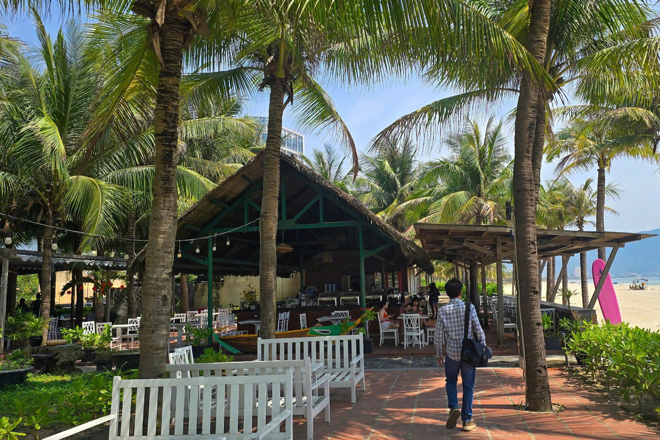 Xả thải ra biển Đà Nẵng gây mùi hôi, chủ khu du lịch bị phạt nặng